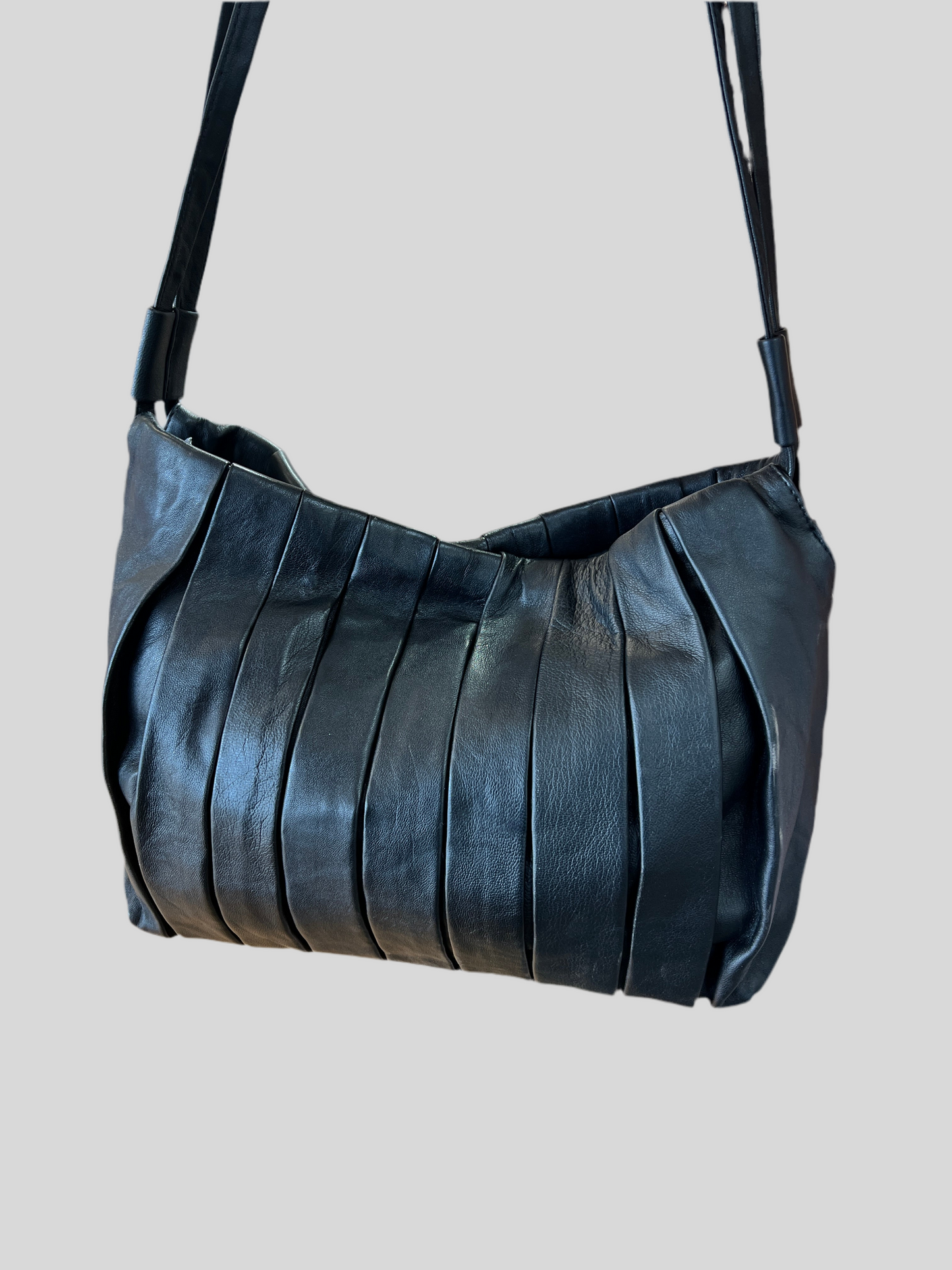Hélène Leather - WSPB  Pleated Coss Body Bag
